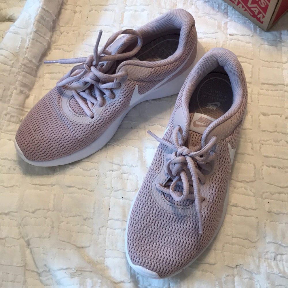 Nike roshe in rose